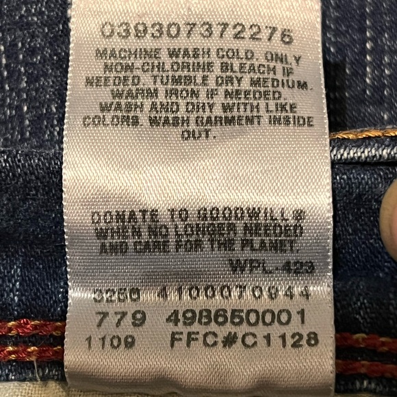 Levis Perfectly Slimming 512 Capri Blue Jean Denim Women Size 8 - Picture 10 of 11